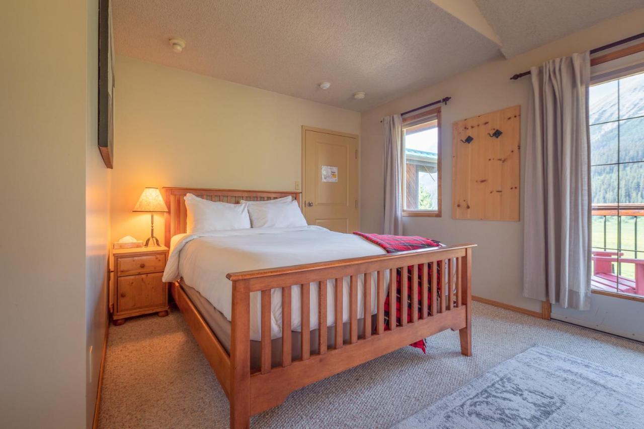Mount Engadine Lodge Kananaskis Екстер'єр фото